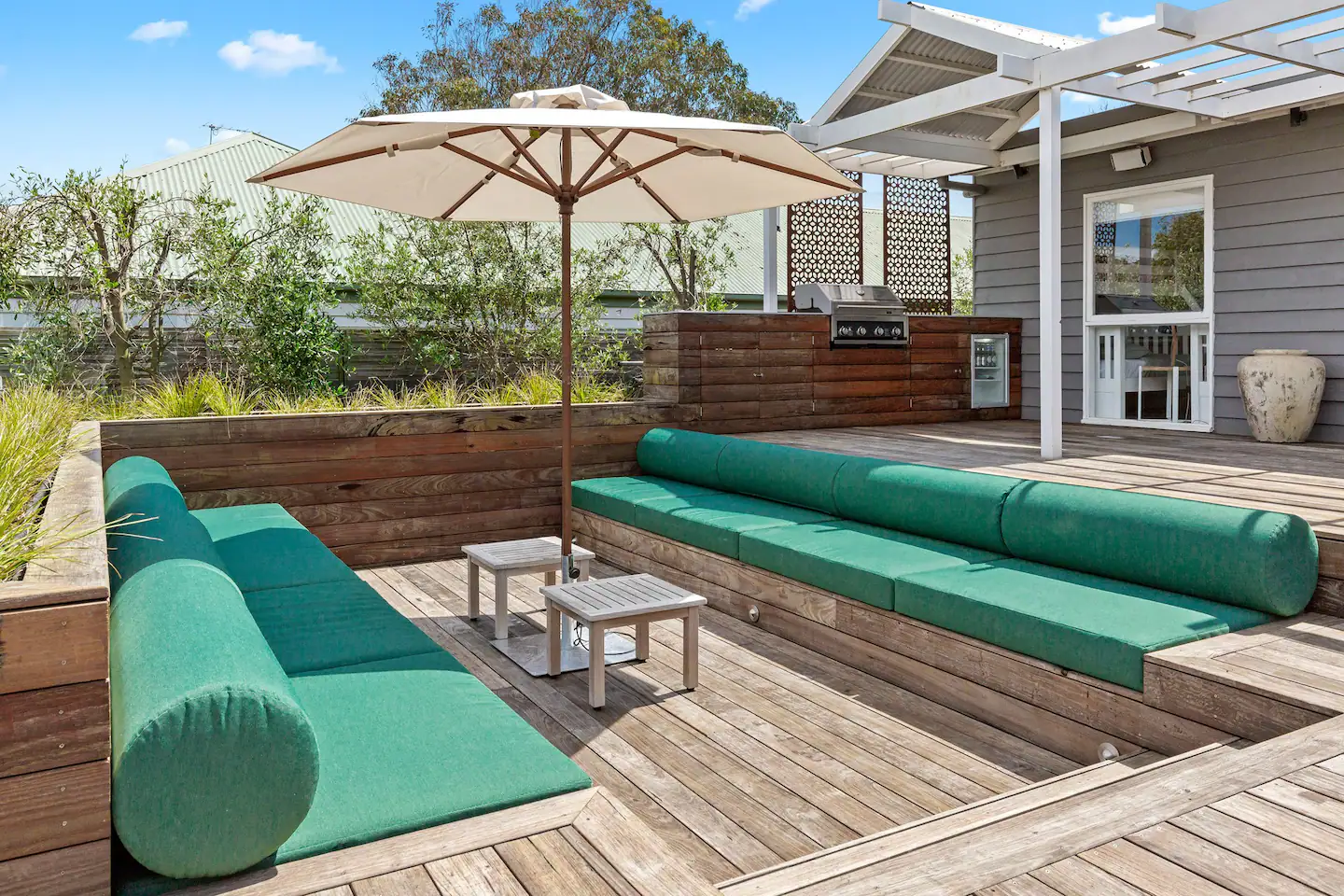 f2f4fee9-b267-4fda-b415-30571f934243